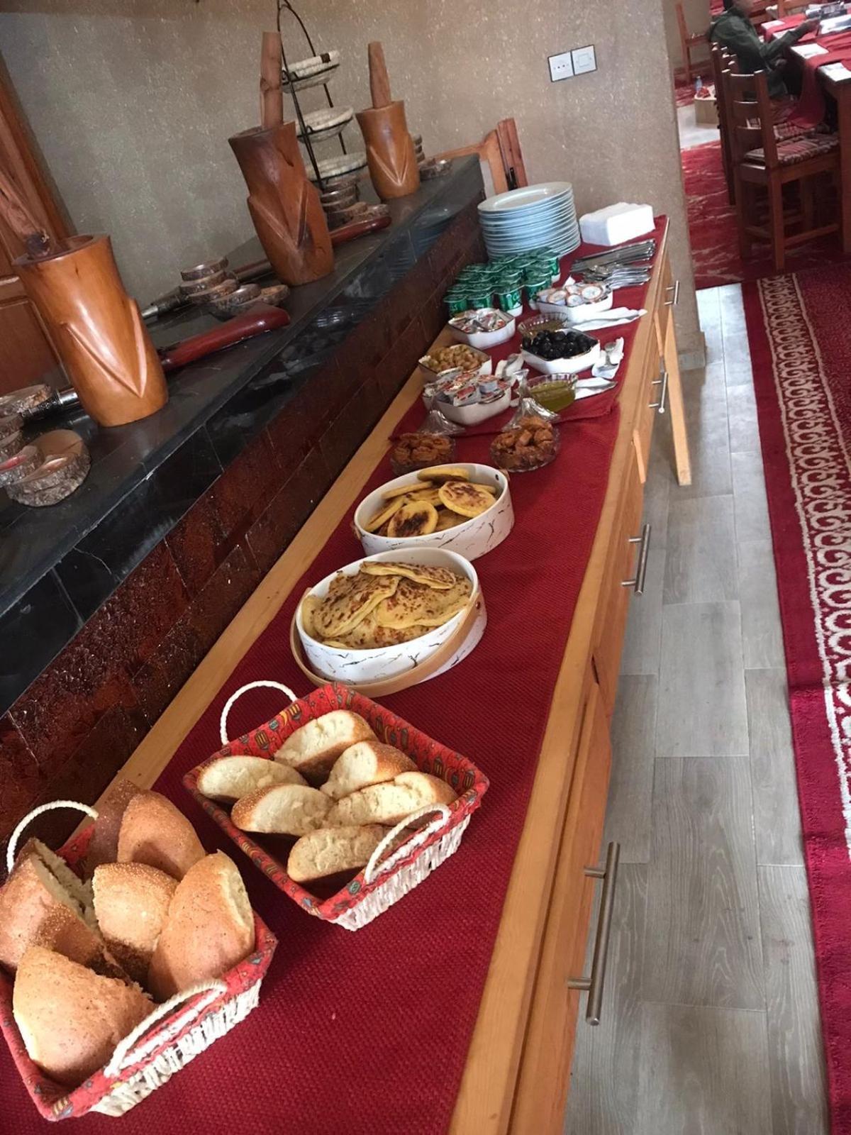 Dar Al Qanass Imane Hostel Midelt Bagian luar foto